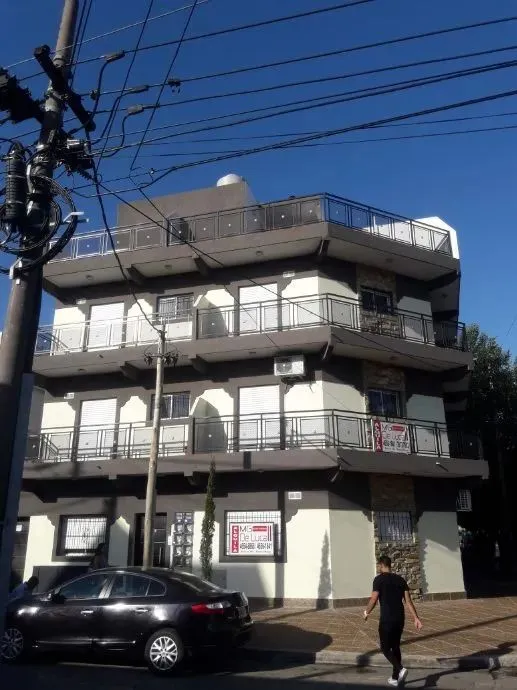 Departamento en Felix Ballester 1000