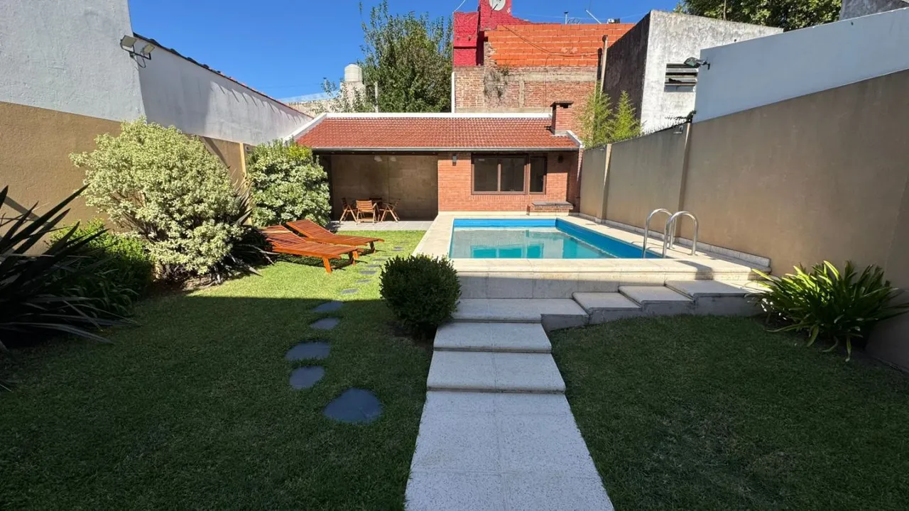 Casa en PEDRO LOZANO 5400