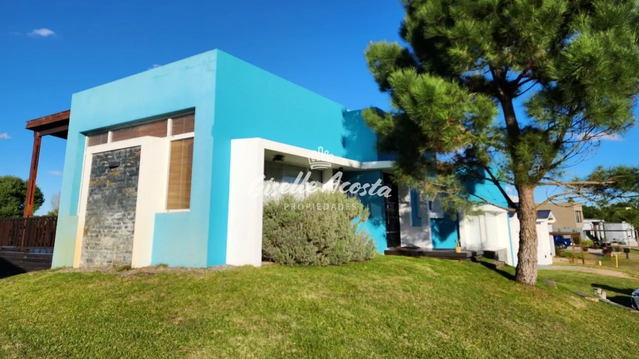 Casa en Ecuestre 300