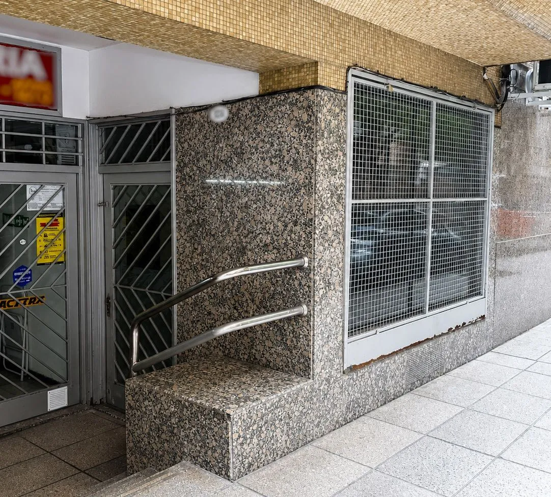 Local Comercial en Laprida 1200