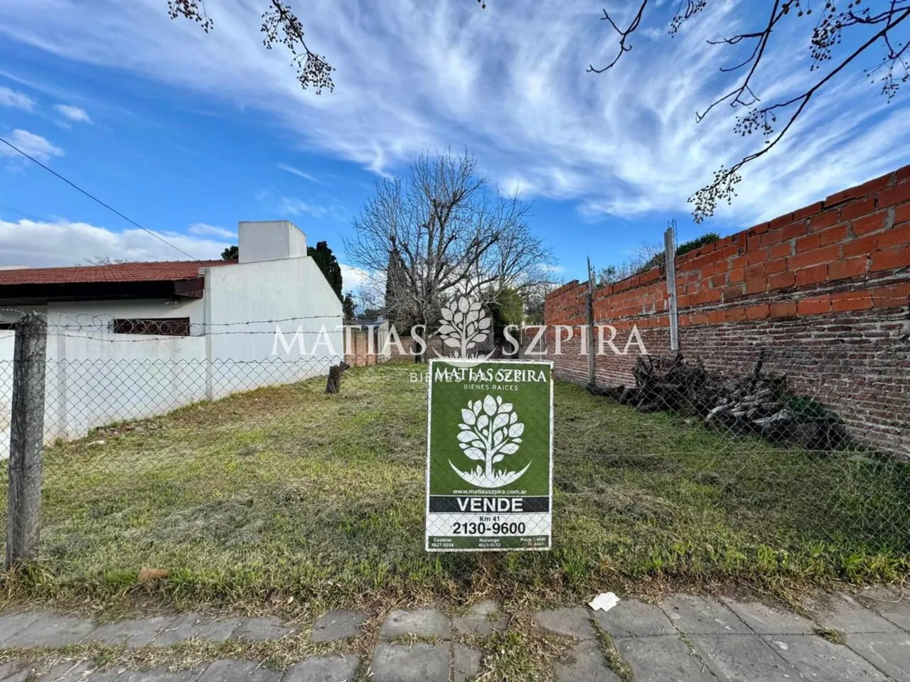 Lote en independencia 900