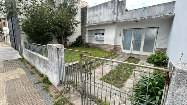 Lote en EVA PERON 1100