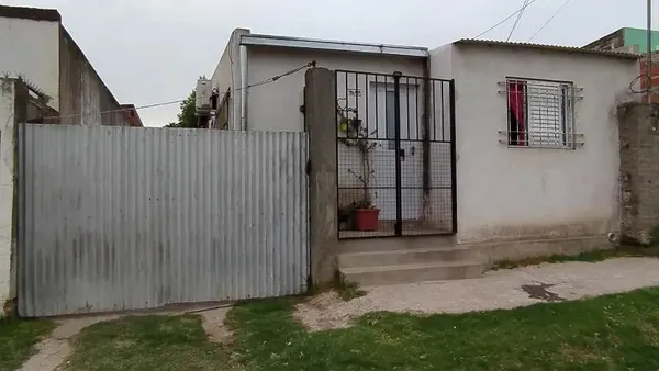 Casa en 33 Orientales 200