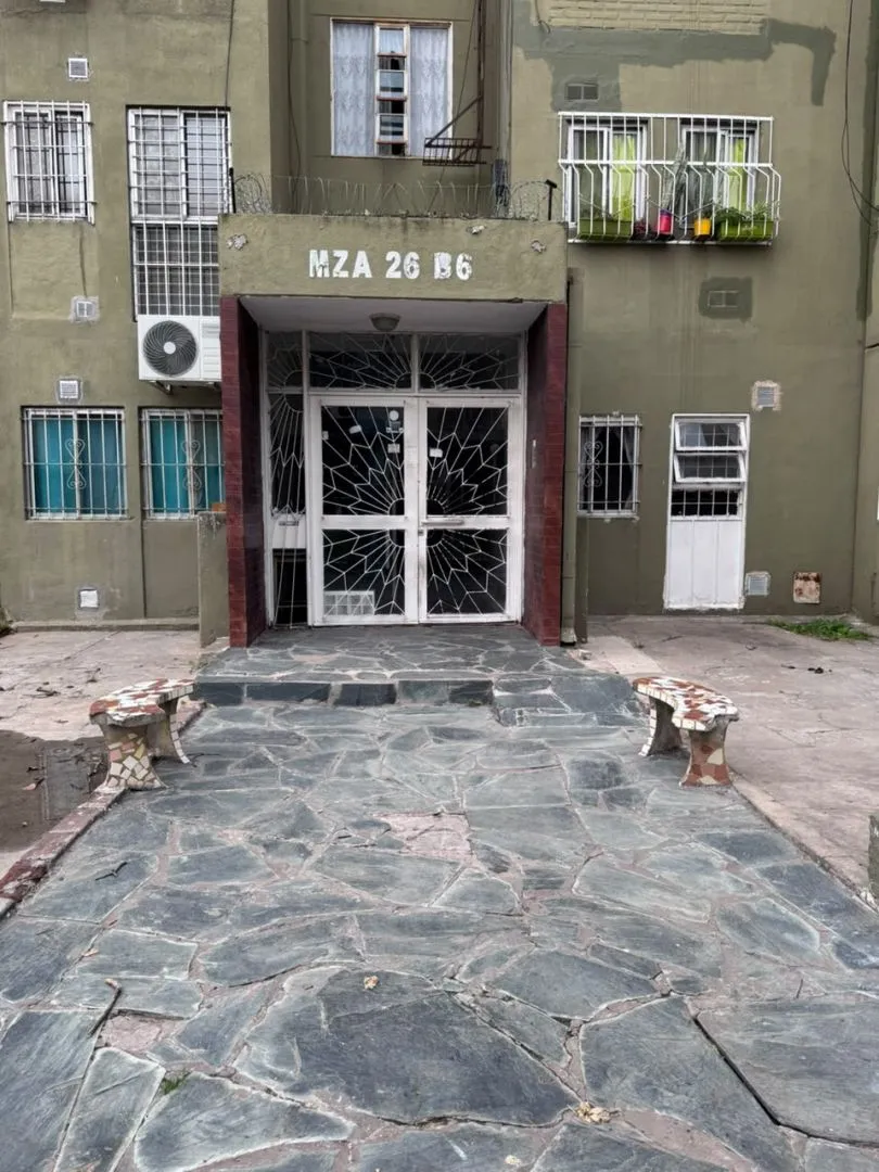Departamento en AV EVA PERON 1100