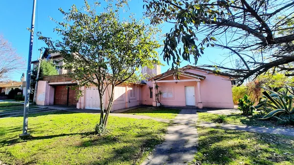 Casa en Los Ceibos 3000