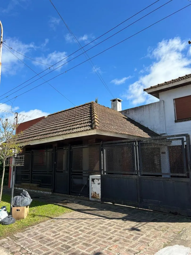 Casa en El Ombu 100