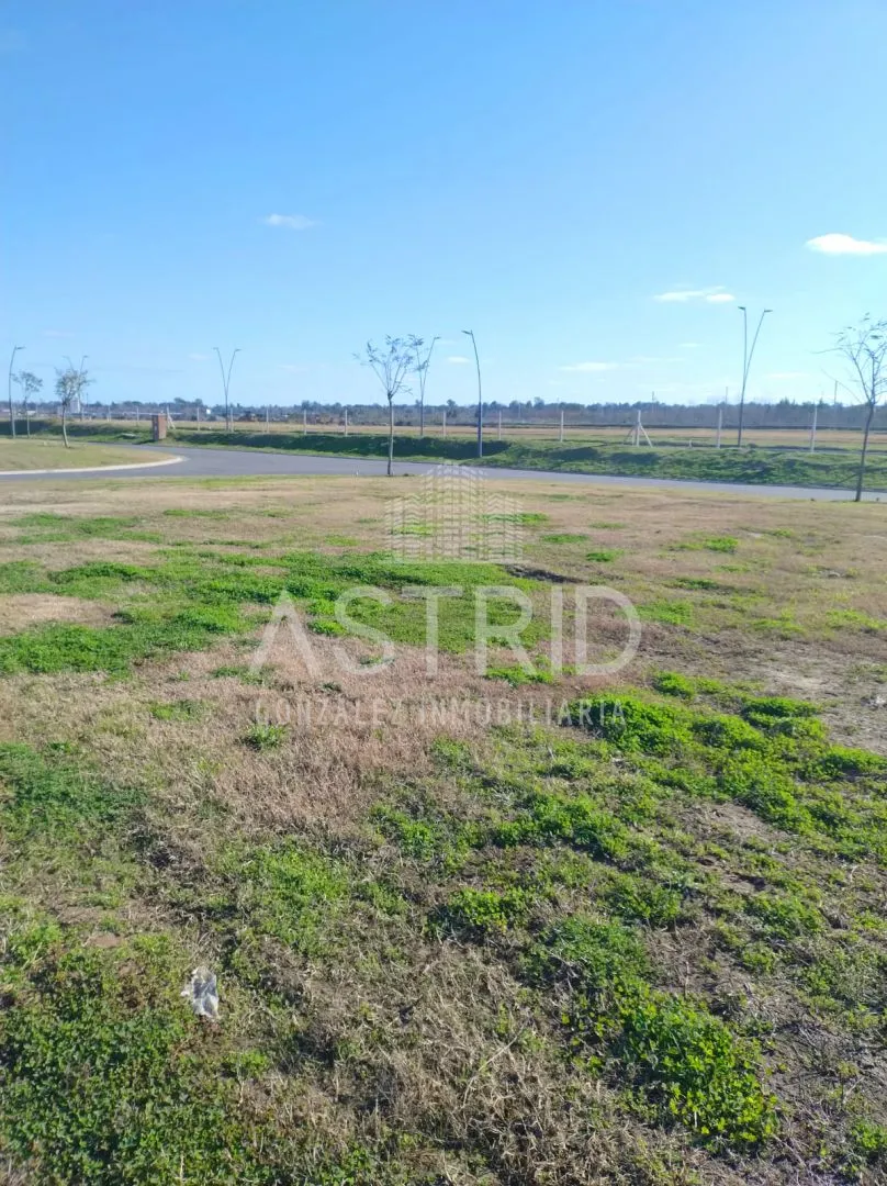 Lote en Puertos del lago 200