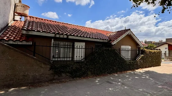Casa en EL GAUCHO 5800