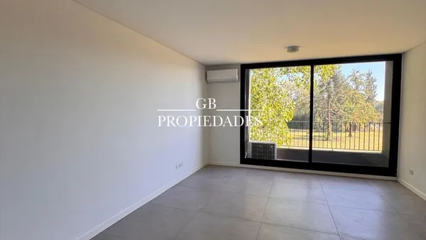 Departamento en UP Pilar 1100