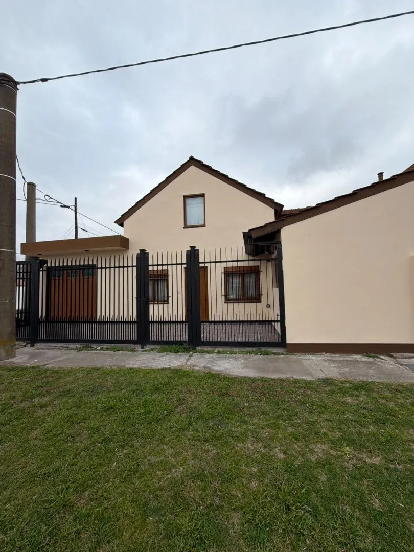 Casa en Av. La Rioja