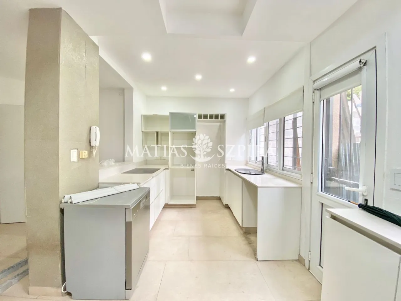 Departamento en Juan Jose Valle 700