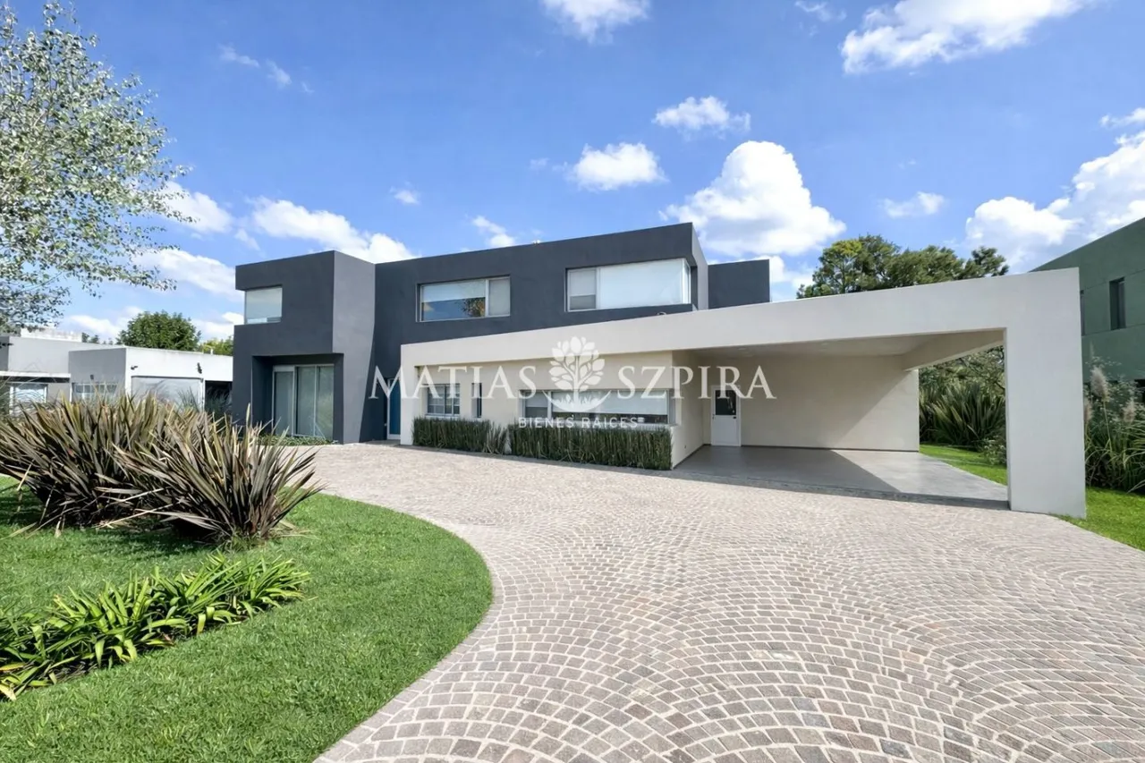 Casa en Av Gaona, Colect