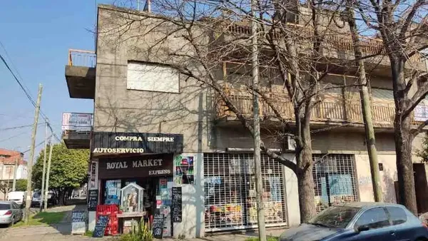Local Comercial en Larrea 1600