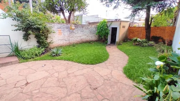 Casa en Pereyra 700