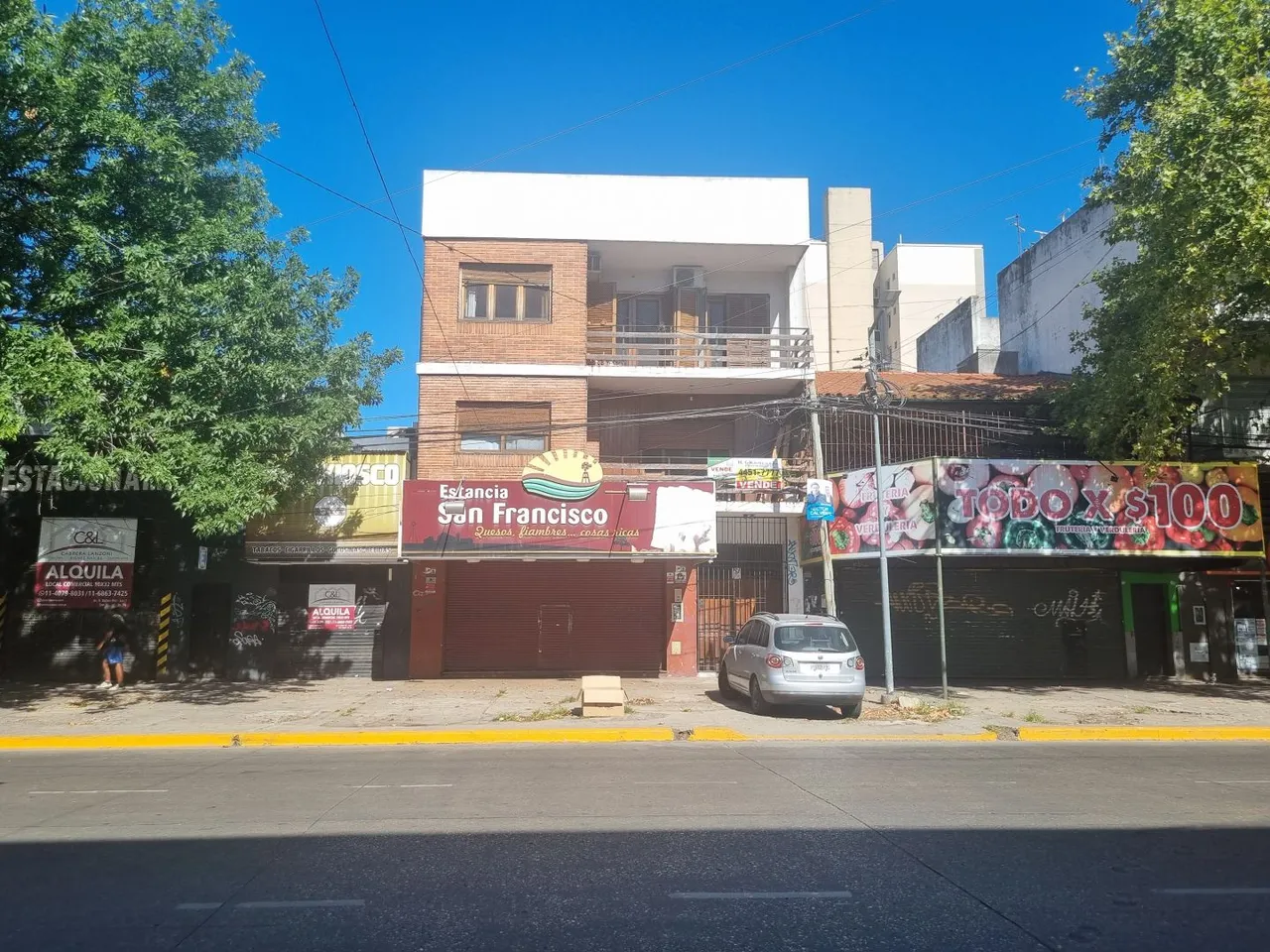 Local Comercial en Concejal Tribula 1200