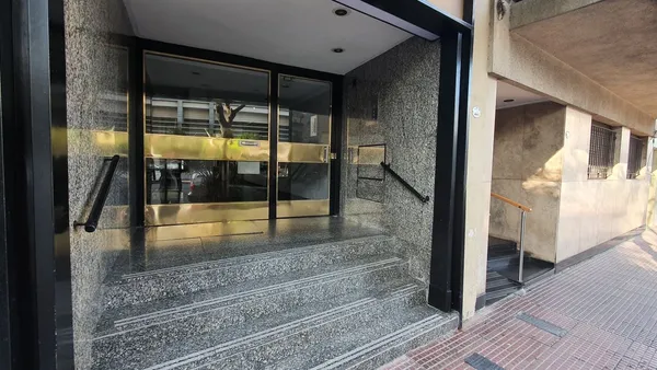 Departamento en Av. Juan de Gara 700