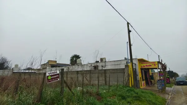 Lote en Navarro 100