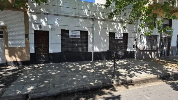 Casa en AV. RIVADAVIA 1300