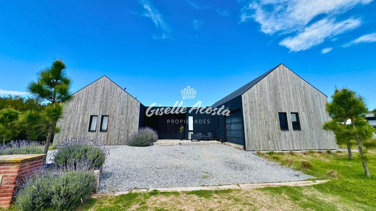 Casa en ECUESTRE 300