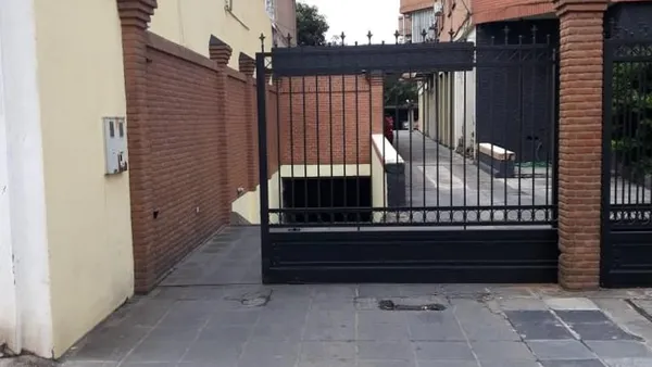 Cochera en mariano moreno 300