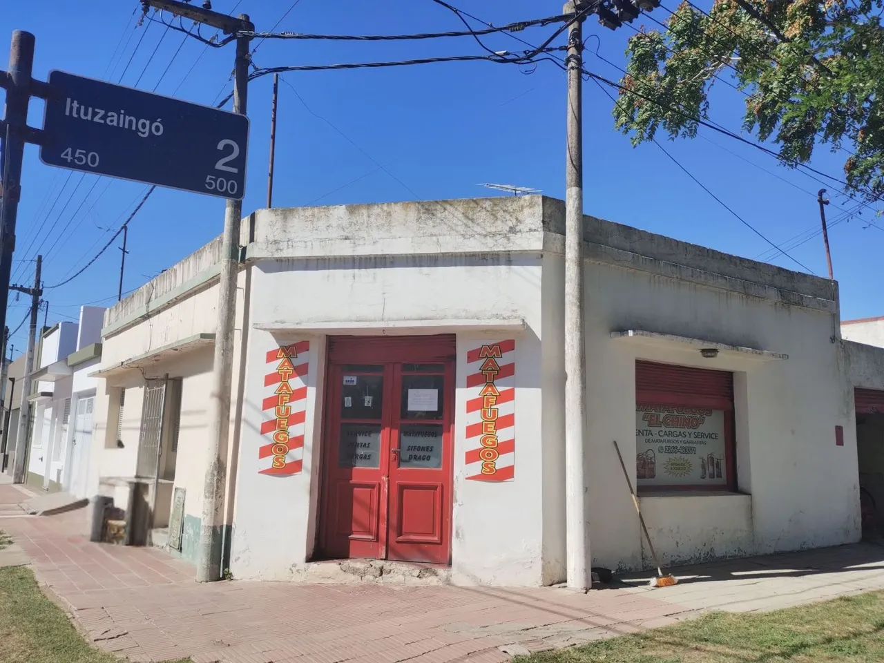 Local Comercial en 11 esquina 2