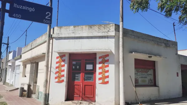 Local Comercial en 11 esquina 2