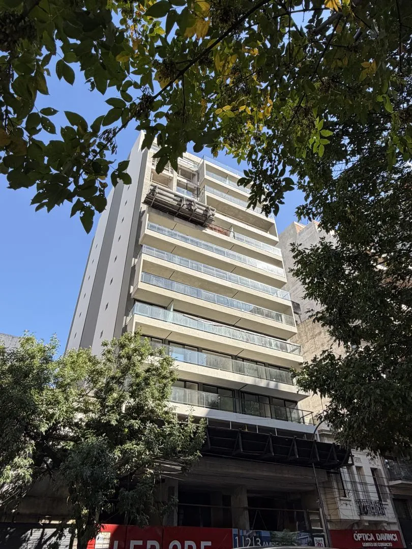 Departamento en AV CORRIENTES 2100