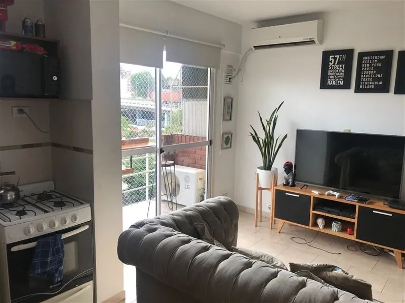 Departamento en Esteban de Luca 1400