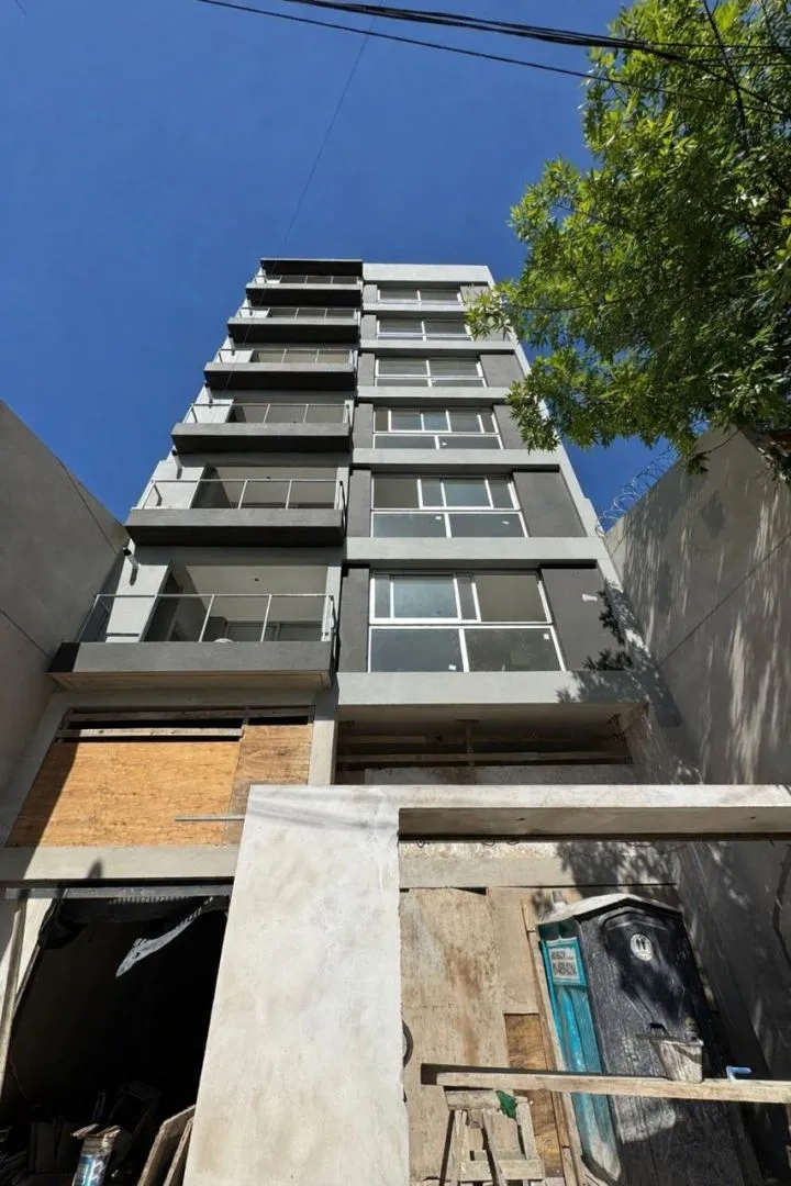 Departamento en Av. Alsina 100