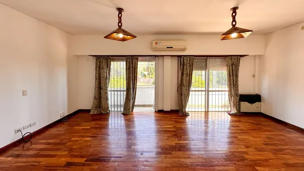 Casa en Av. Teniente gen 900