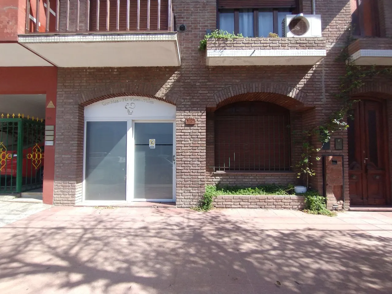 Casa en 16 entre 13 y 15