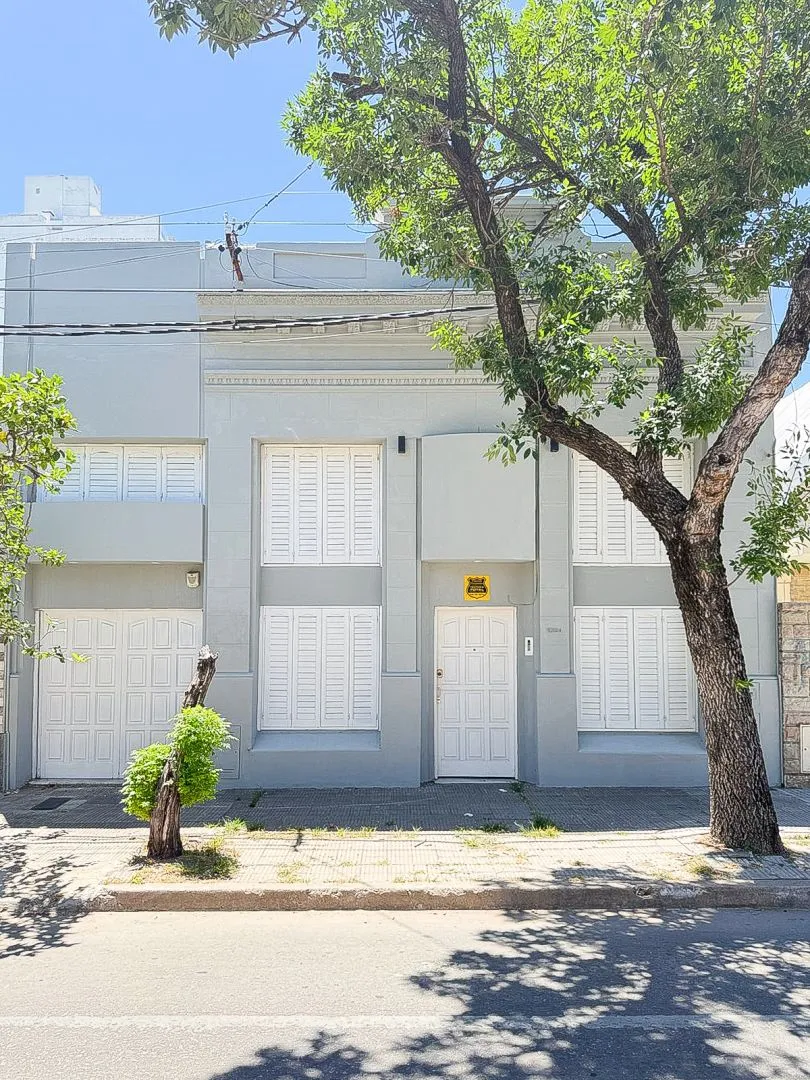 Casa en Victor Mercante 1000