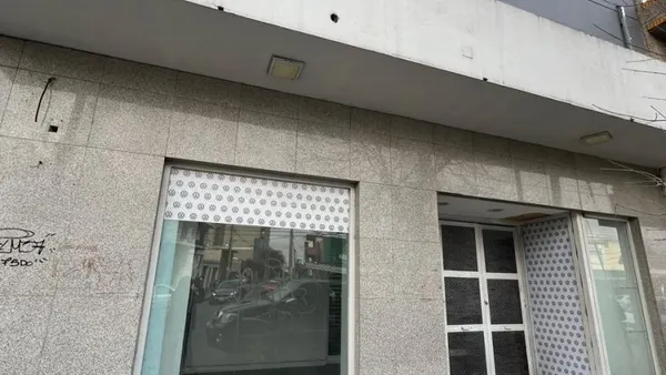 Local Comercial en AV JUAN MANUEL D 1000