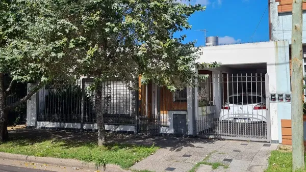 Casa en Juan Florio 585,