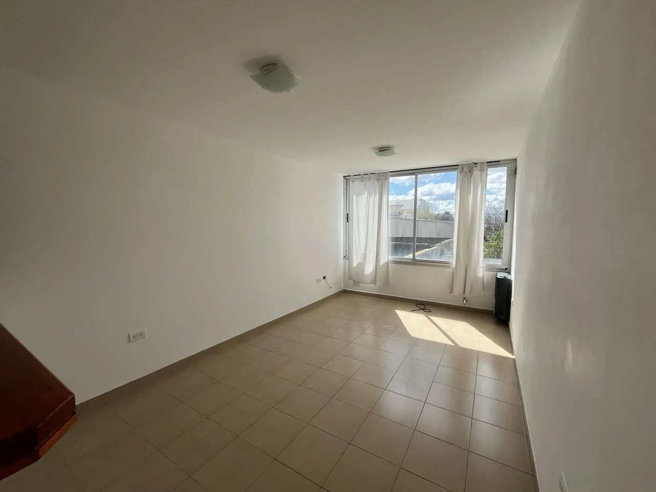 Departamento en 13 entre Av. Cha