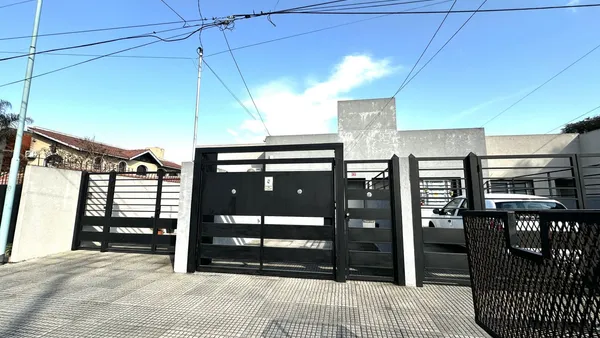 Departamento en Caseros 1500