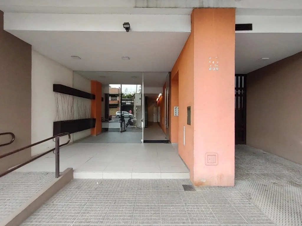 Departamento en AV. JUJUY 800