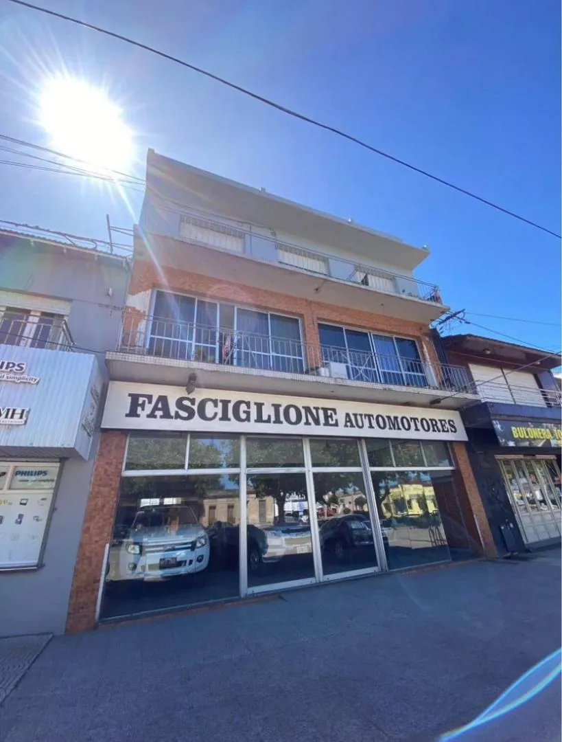 Local Comercial en Av. Chaves e/ 9