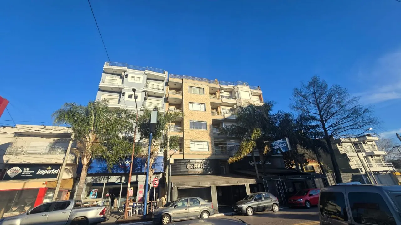 Departamento en Av. Comisionada 2600