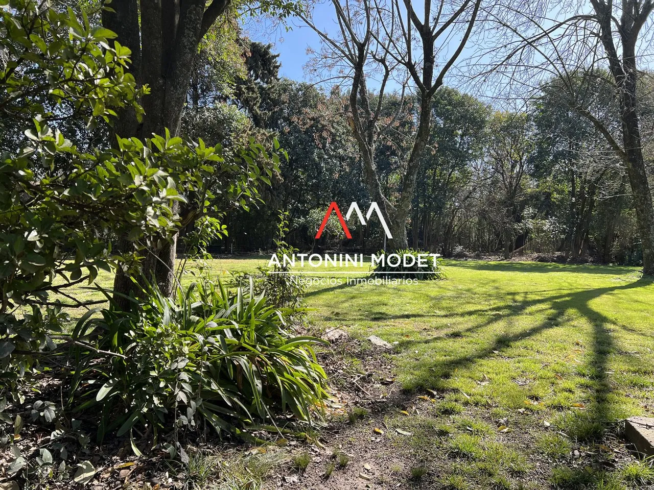 Lote en Enrique Larreta 900