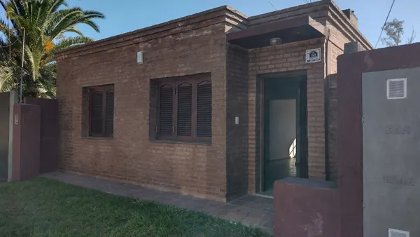 Casa en ESTANISLAO ZEBAL 1500