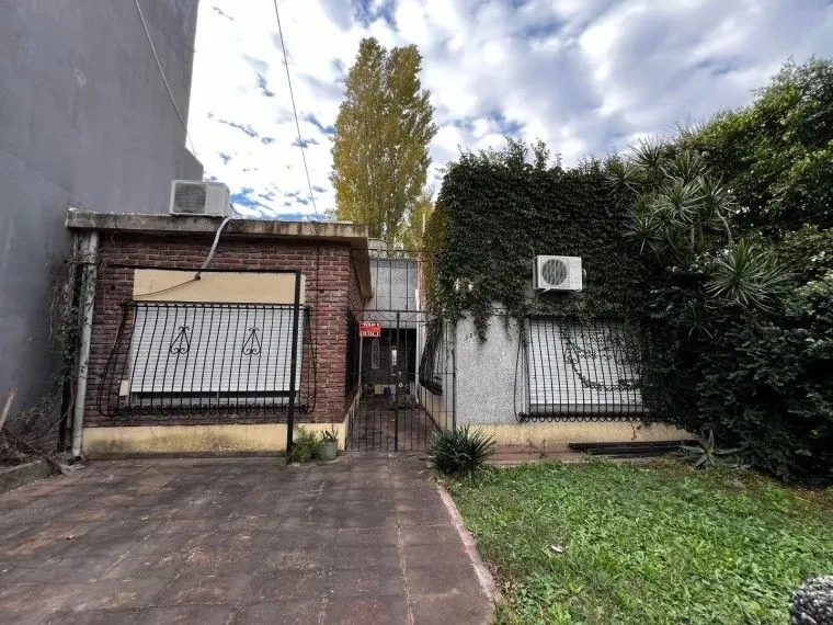 Casa en CORONEL.BRANDSEN 1200