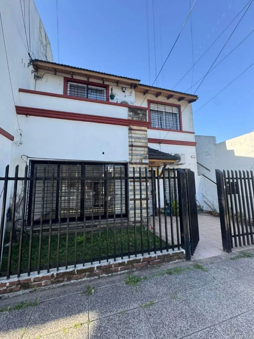 Casa en Chacabuco 1100