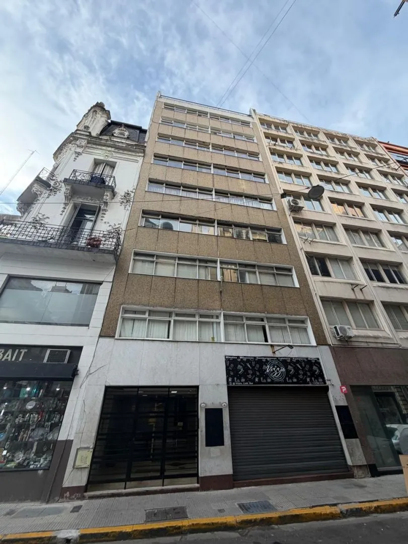 Oficina en RIVADAVIA 800