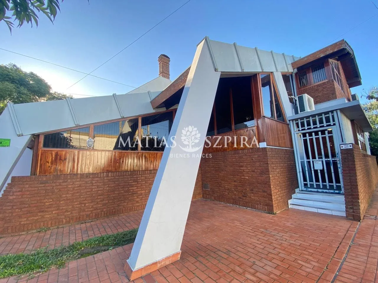Casa en Av Directorio 500