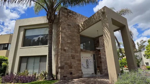 Casa en DR NICOLAS REPET 1100