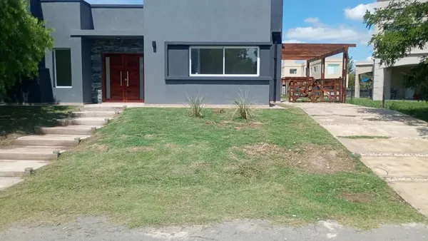 Casa en Barrio Privado S
