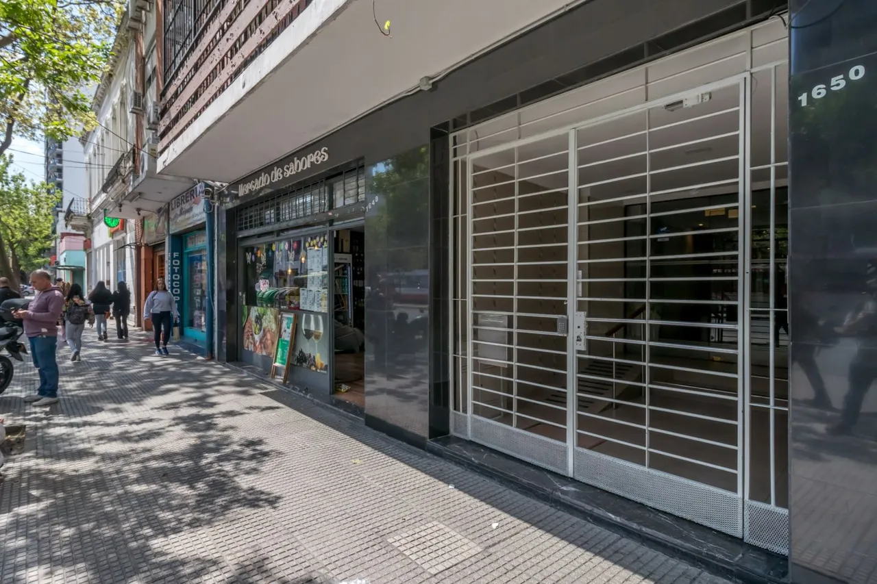 Departamento en AV MONTES DE OCA 1600