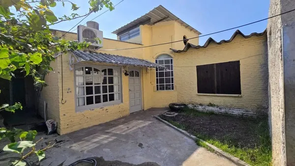 Casa en Latzina 1300