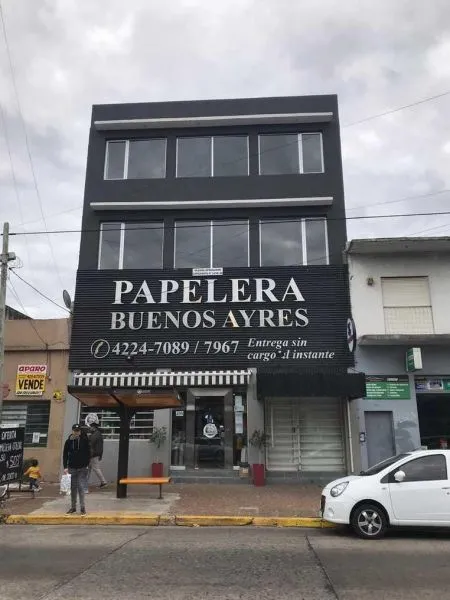Oficina en HIPOLITO YRIGOYE 200